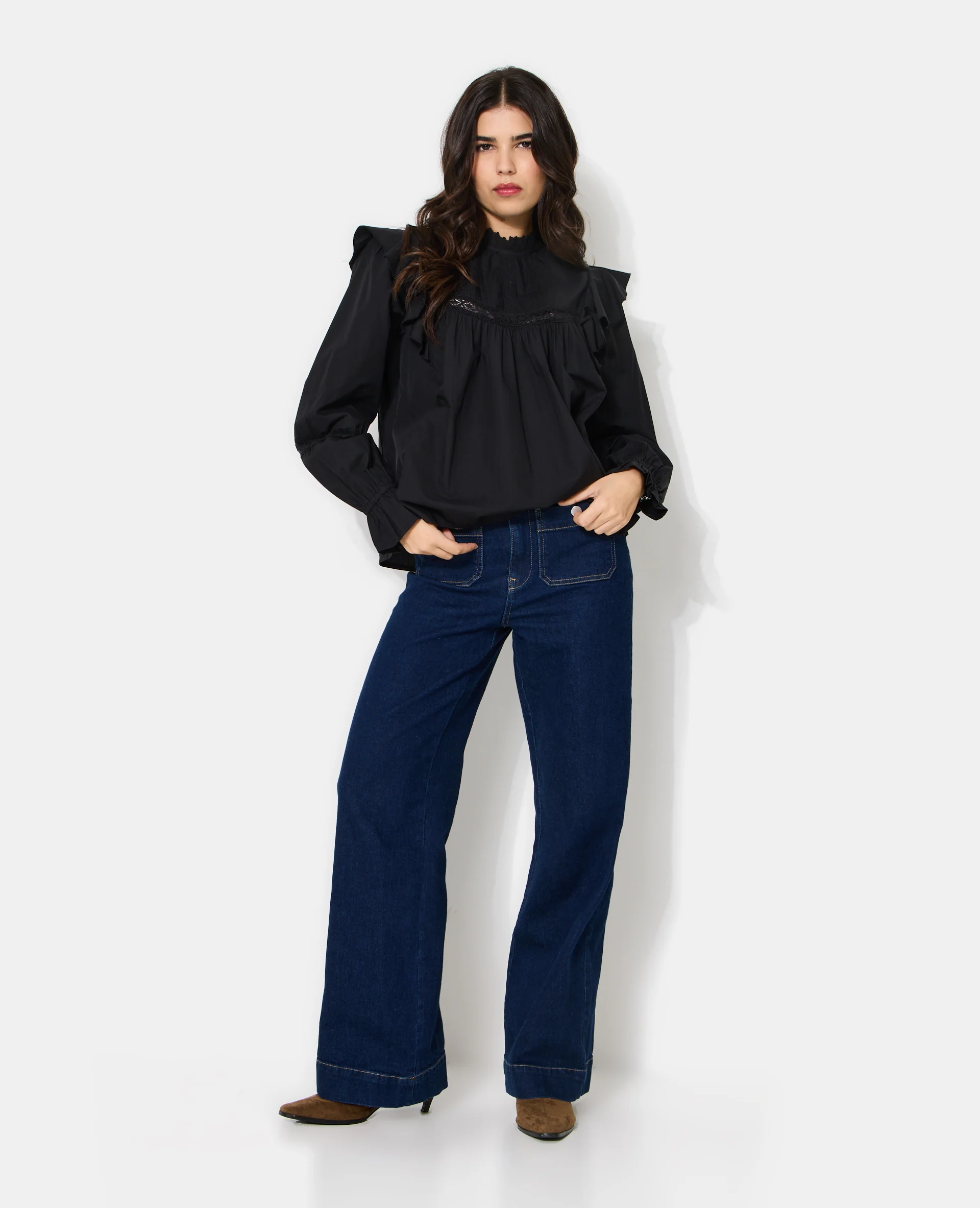 Blouse en popeline avec dentelle et volants - Image 3