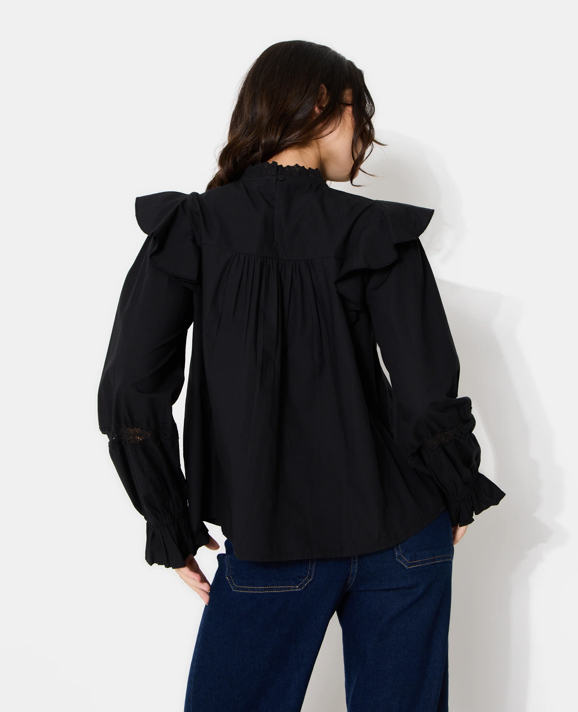 Blouse en popeline avec dentelle et volants - Image 6