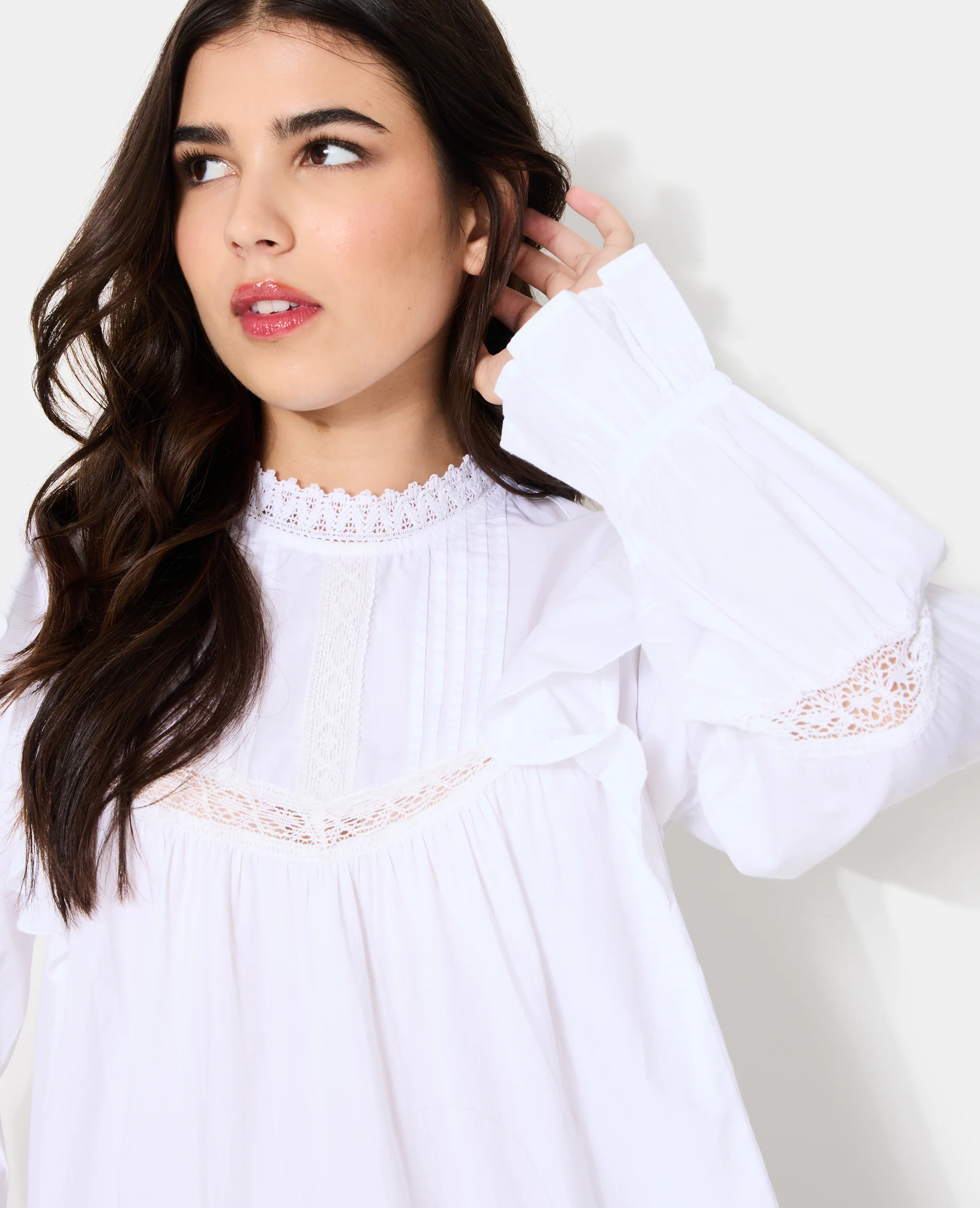 Blouse en popeline avec dentelle et volants - Image 7
