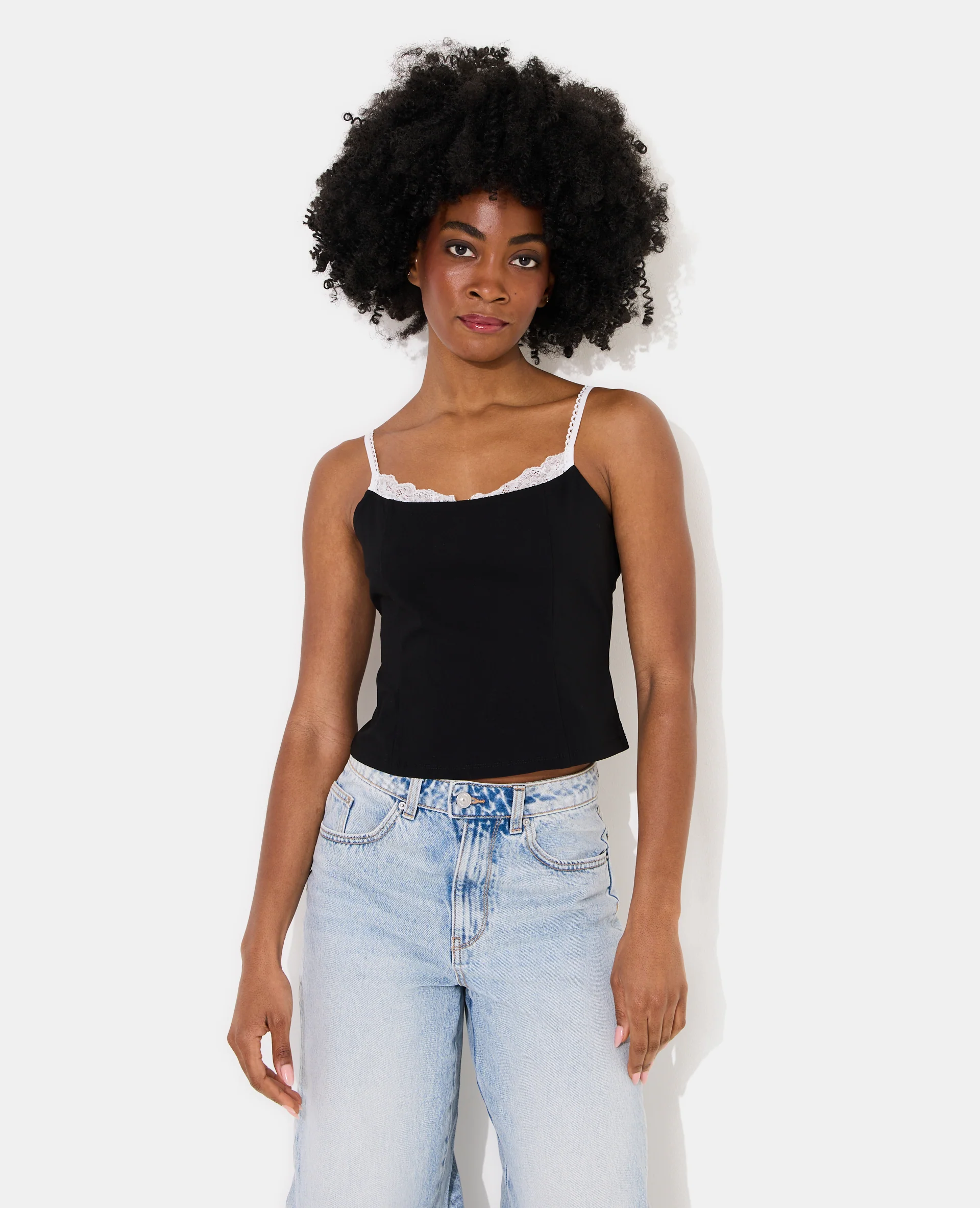 Débardeur en tissu stretch avec dentelle
