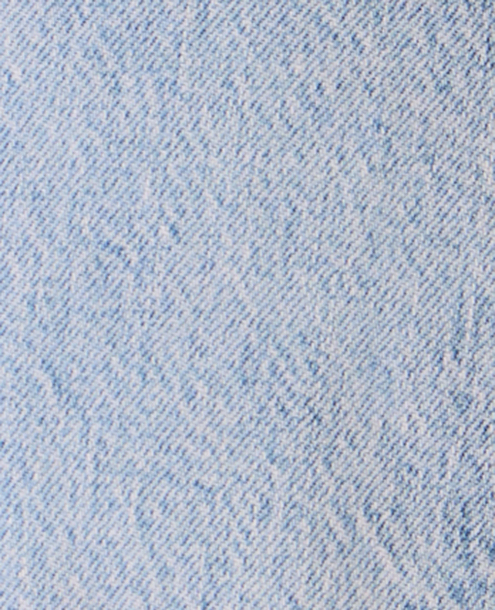 Jean flare taille basse avec détails coutures - Image 7