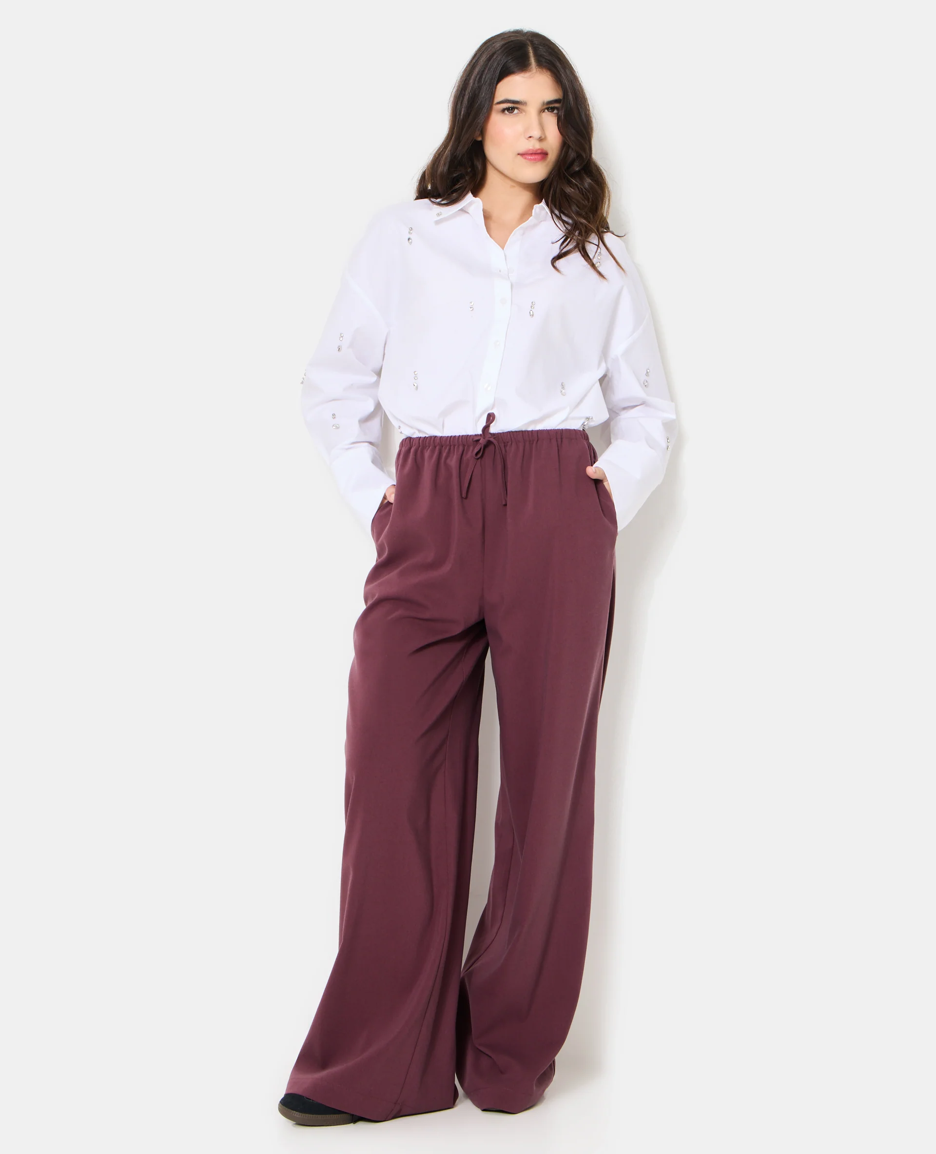 Pantalon droit et large avec lien coulissé