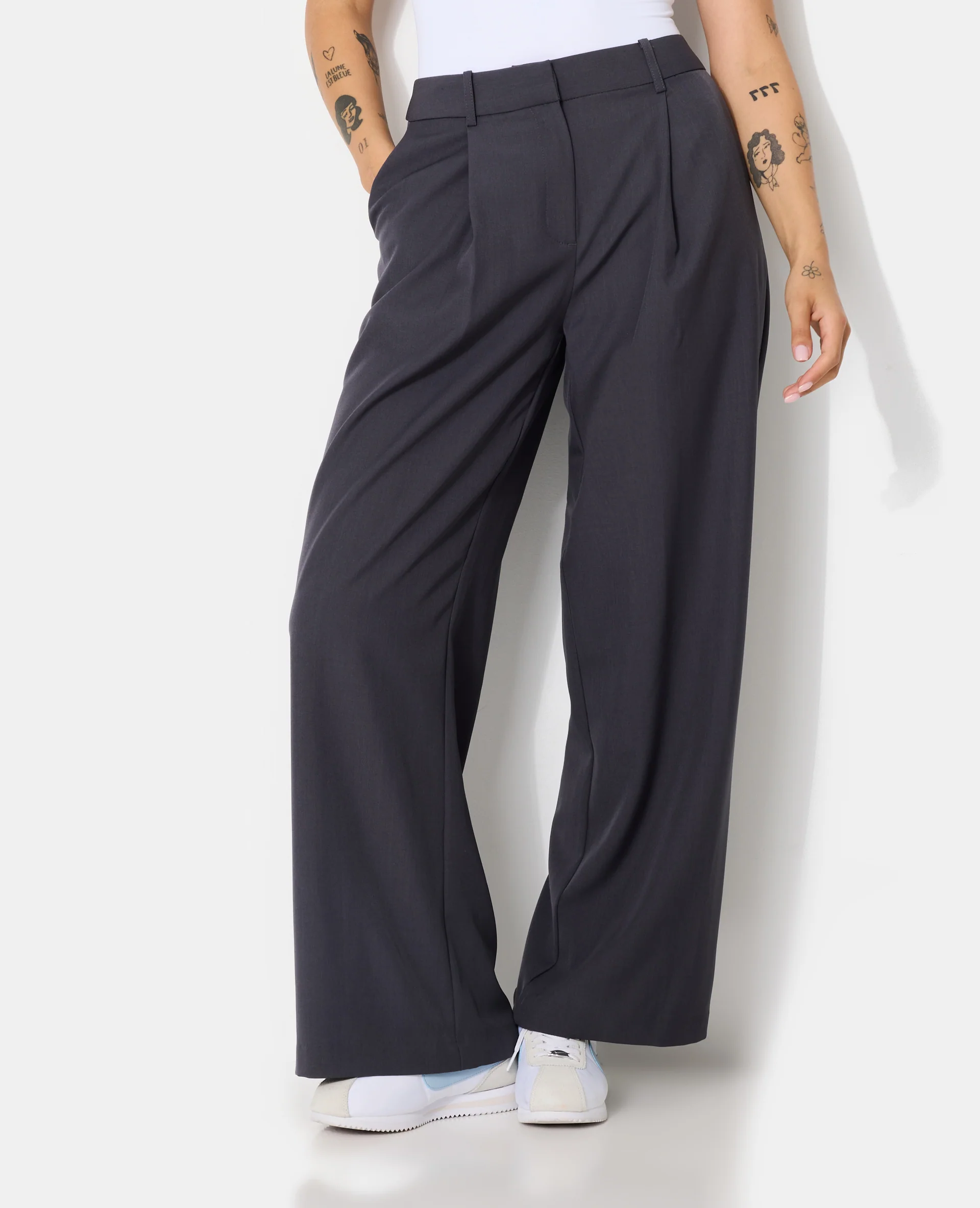 Pantalon large et droit avec pinces - Image 5