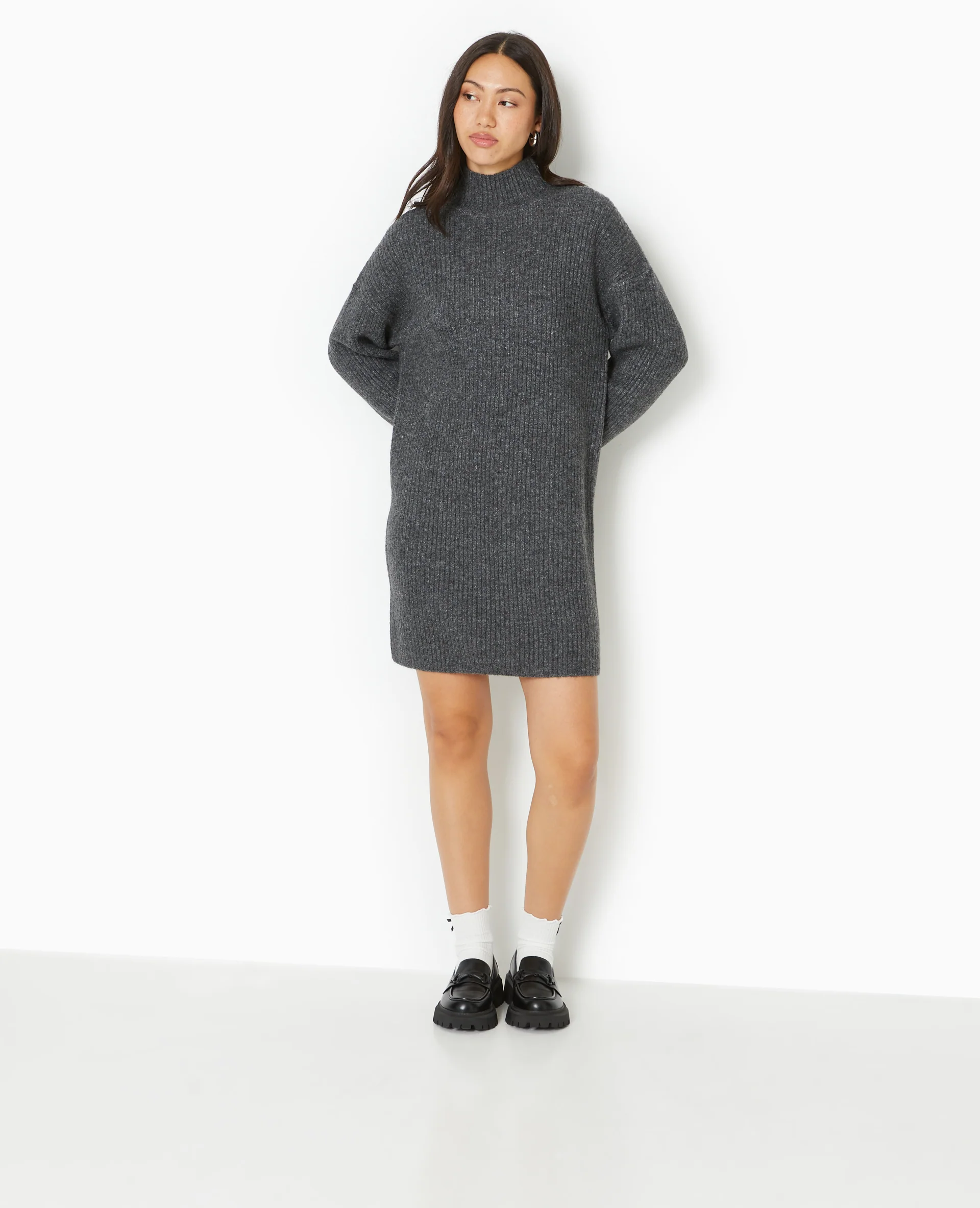 Robe courte en maille côtelée - Image 5