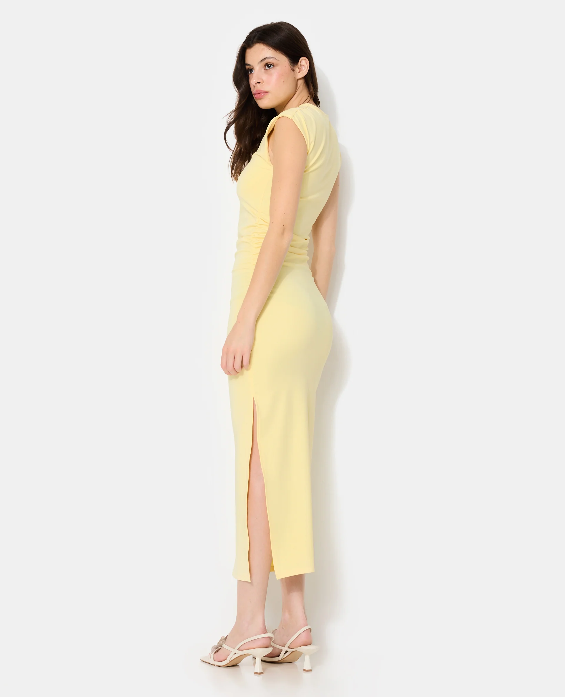 Robe longue sans manches avec fronces